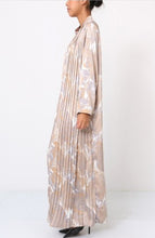 Load image into Gallery viewer, Front pleated maxi dress